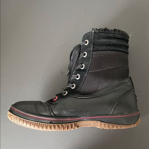 Pajar Black and Red Lace-Up Waterproof Leather Winter Boots Sz 8 to 8.5